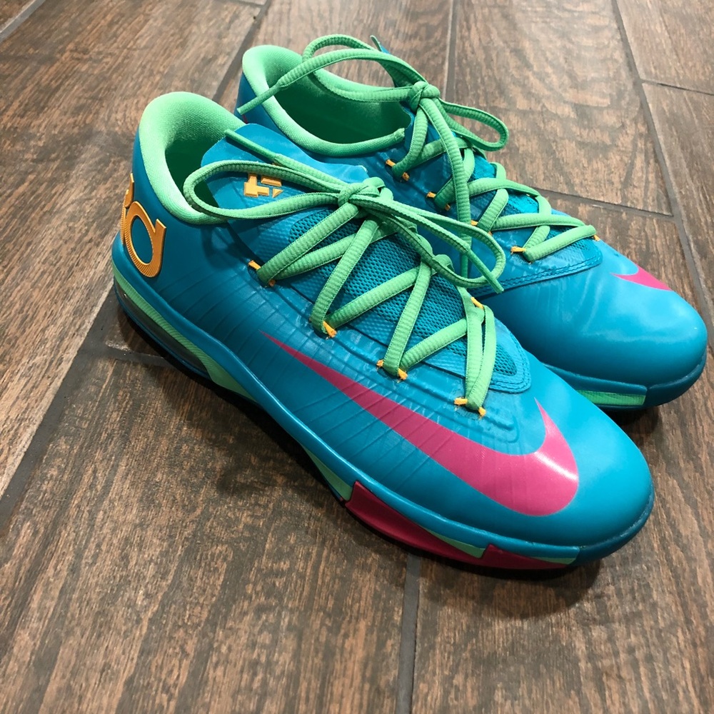 Youth KD VI shoes size 6Y